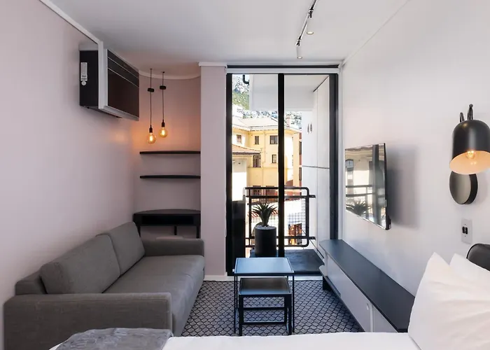 Flamingo 404 - Sea Point Studio Apartment