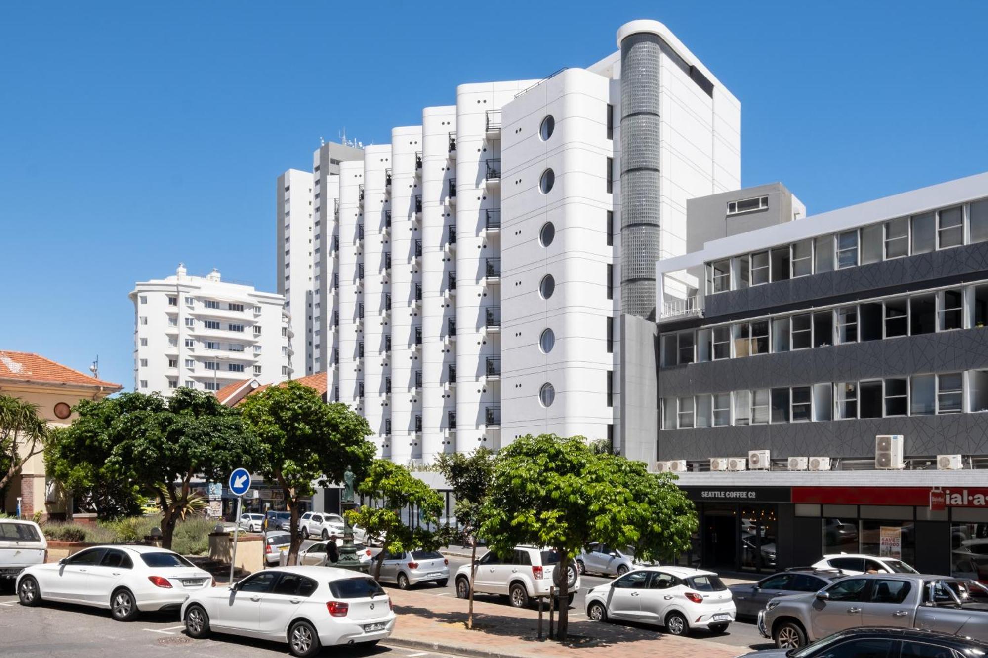 Flamingo 404 - Sea Point Apartment Cape Town